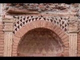 06868 ostia - regio i - insula ix - caseggiato del larario (i,ix,3) - lararium - 09.2022.jpg